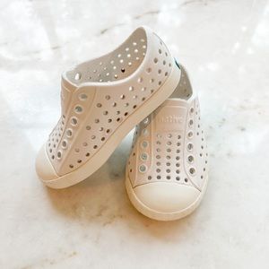 Native Shoes Toddler. White. Size 5. Excellent used condition.